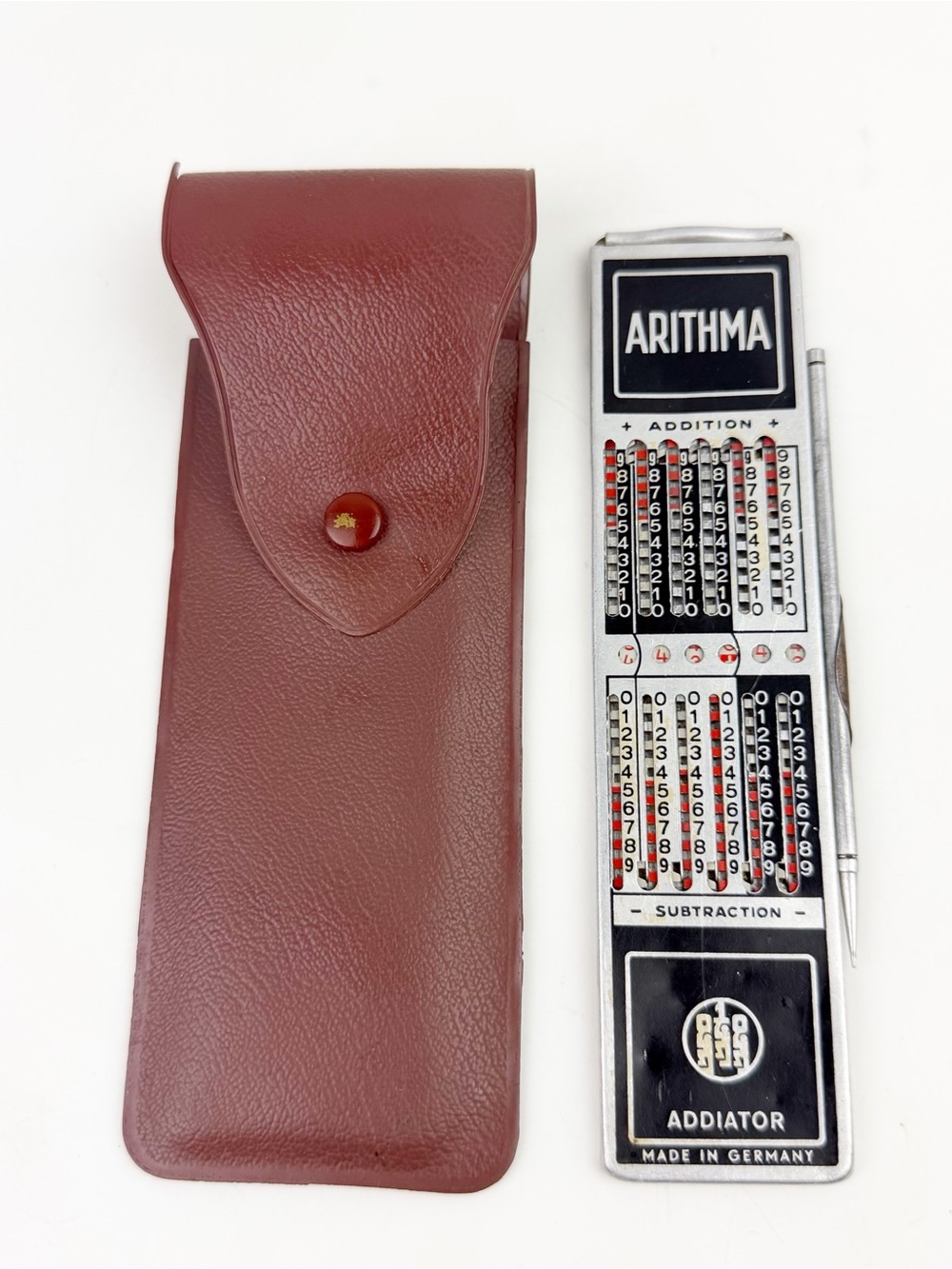 Vintage Addiator Arithma Mechanical Pocket Calculator Add Germany Stylus & Case